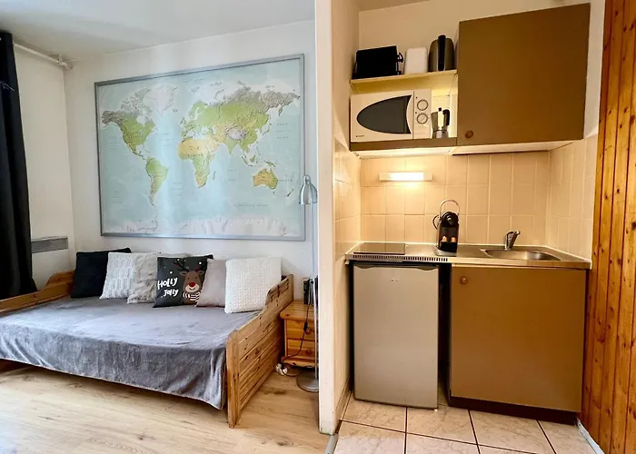 Le Balme Wifi/parking/balcony シャモニー