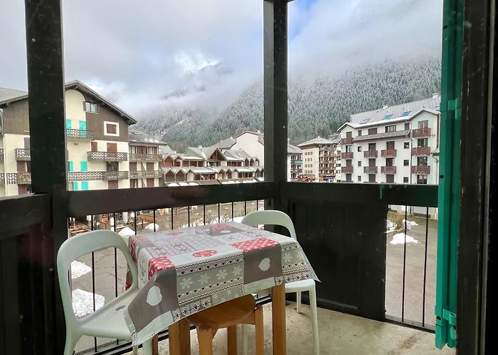 Le Balme Wifi/parking/balcony شقة *